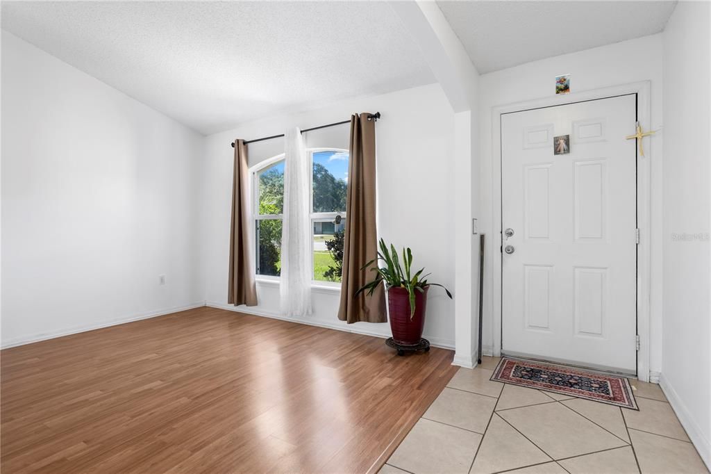 В аренду: $1,800 (3 спален, 2 ванн, 1440 Квадратных фут)