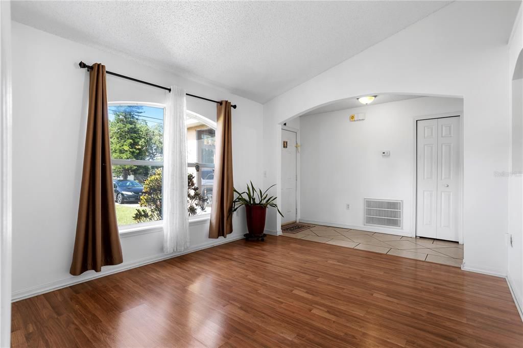 В аренду: $1,800 (3 спален, 2 ванн, 1440 Квадратных фут)