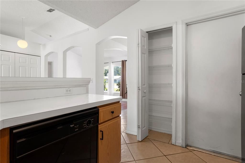 В аренду: $1,800 (3 спален, 2 ванн, 1440 Квадратных фут)