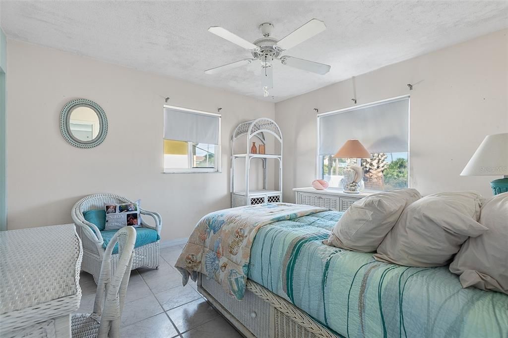 На продажу: $525,000 (2 спален, 2 ванн, 1252 Квадратных фут)