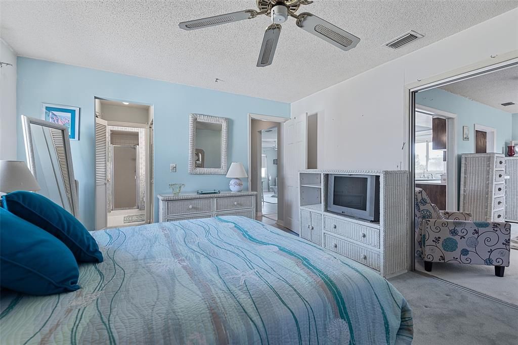 На продажу: $525,000 (2 спален, 2 ванн, 1252 Квадратных фут)