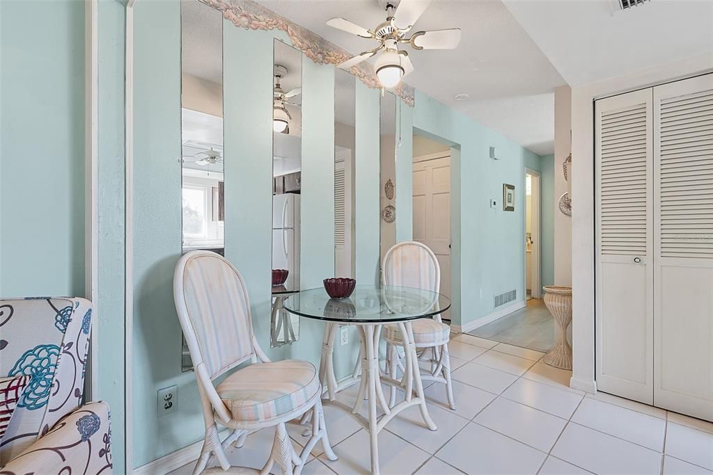 На продажу: $525,000 (2 спален, 2 ванн, 1252 Квадратных фут)