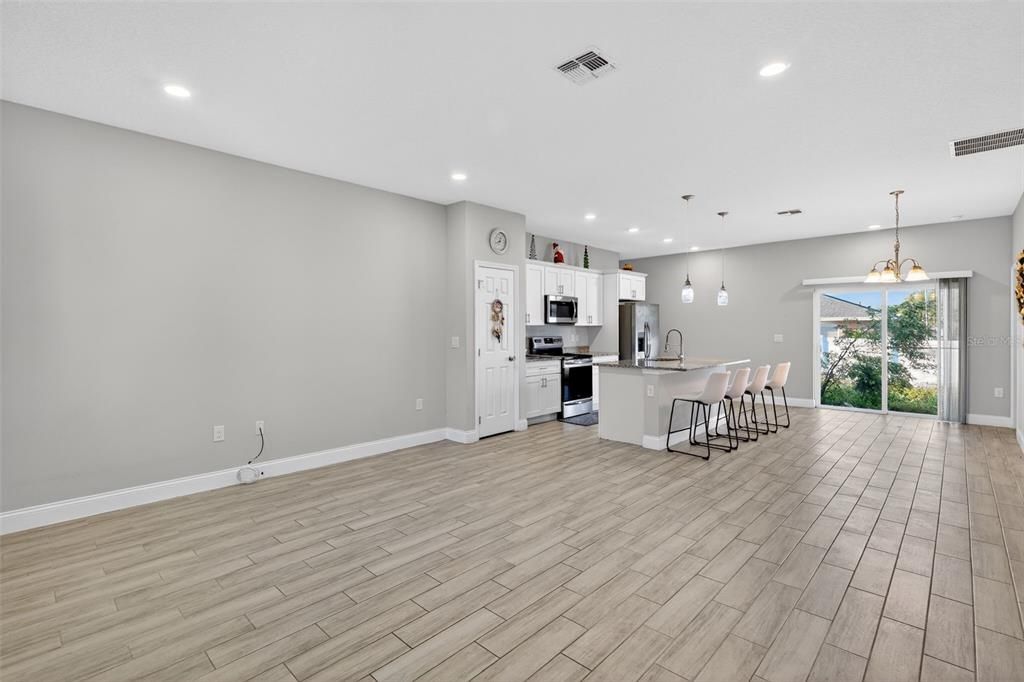 For Rent: $1,800 (3 beds, 2 baths, 1632 Square Feet)