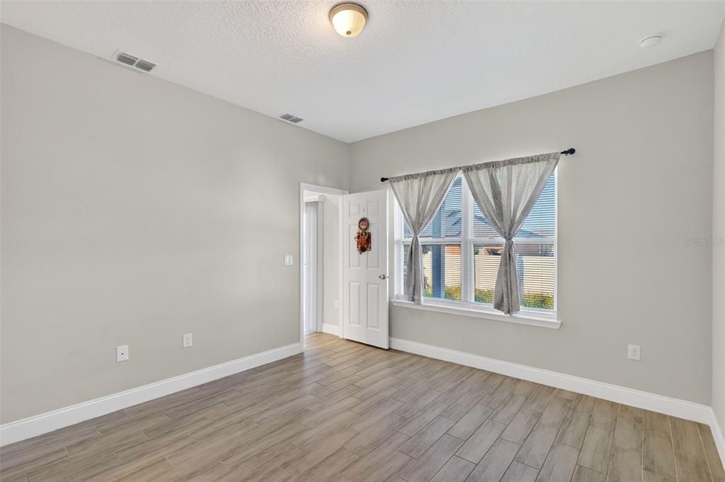 For Rent: $1,800 (3 beds, 2 baths, 1632 Square Feet)