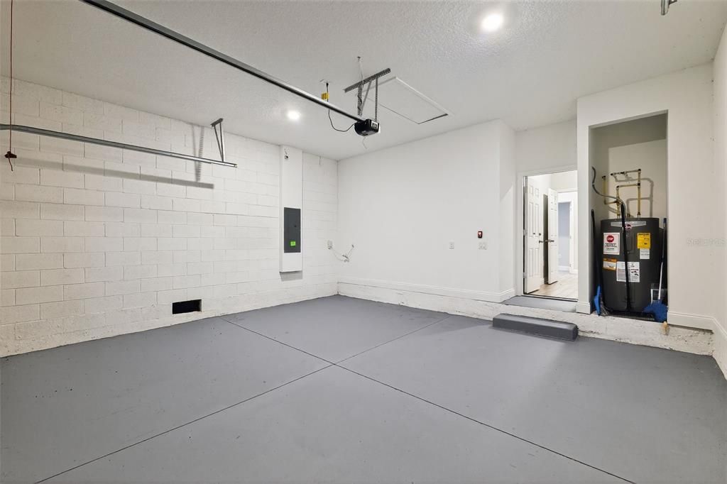 For Rent: $1,800 (3 beds, 2 baths, 1632 Square Feet)