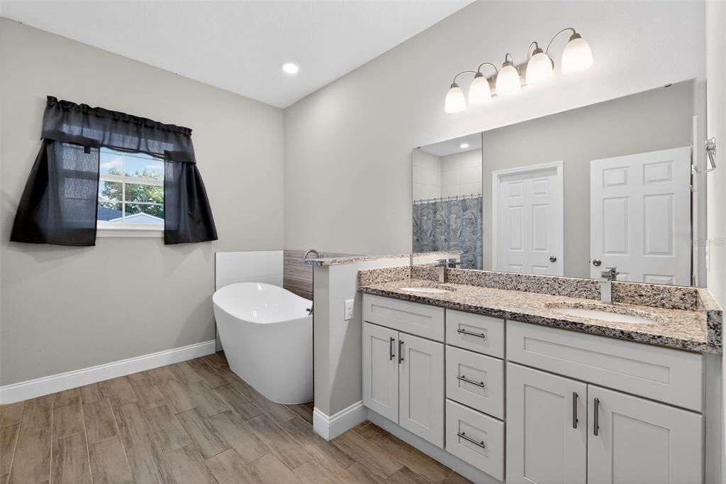 For Rent: $1,800 (3 beds, 2 baths, 1632 Square Feet)