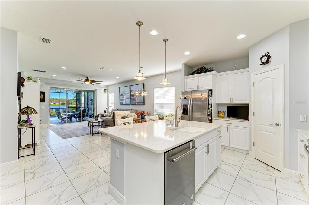 На продажу: $570,000 (3 спален, 2 ванн, 1790 Квадратных фут)