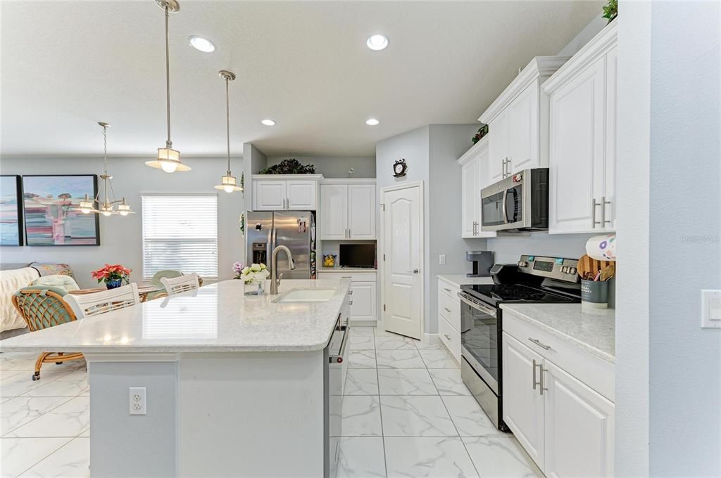 На продажу: $570,000 (3 спален, 2 ванн, 1790 Квадратных фут)