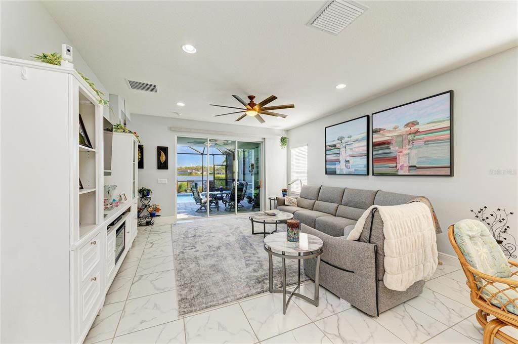 На продажу: $570,000 (3 спален, 2 ванн, 1790 Квадратных фут)