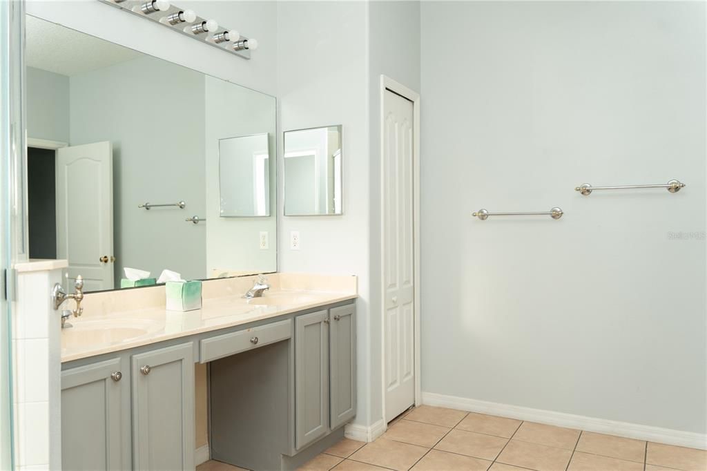 For Rent: $3,200 (4 beds, 2 baths, 2197 Square Feet)