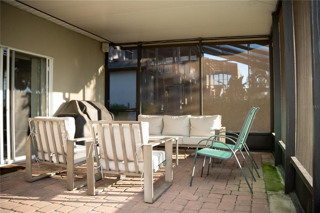 For Rent: $3,200 (4 beds, 2 baths, 2197 Square Feet)