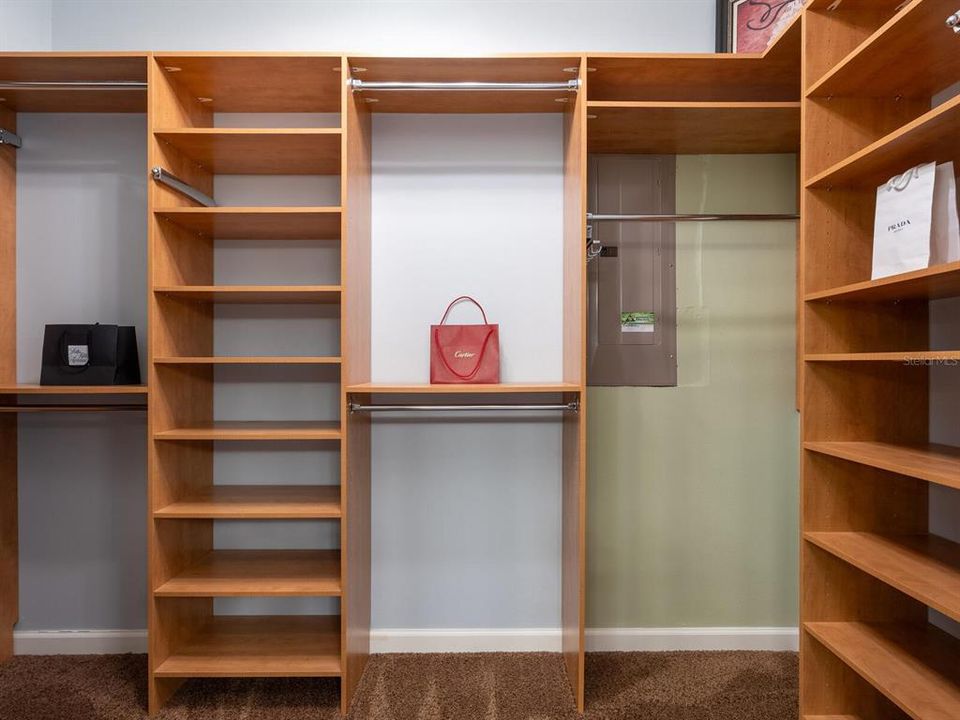 For Sale: $599,998 (3 beds, 2 baths, 2100 Square Feet)