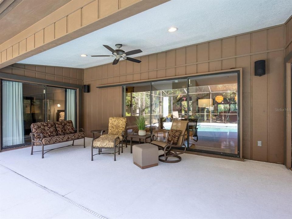 For Sale: $599,998 (3 beds, 2 baths, 2100 Square Feet)