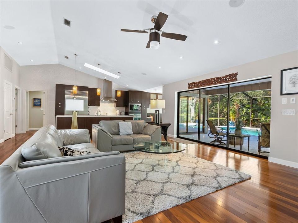 For Sale: $599,998 (3 beds, 2 baths, 2100 Square Feet)