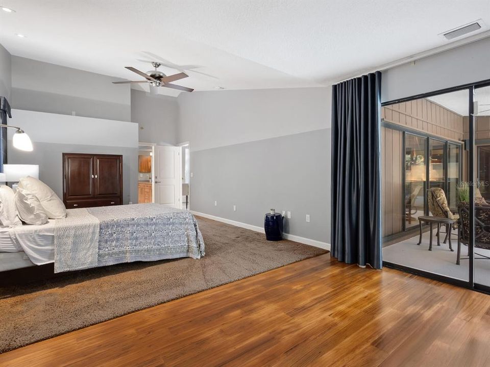 For Sale: $599,998 (3 beds, 2 baths, 2100 Square Feet)