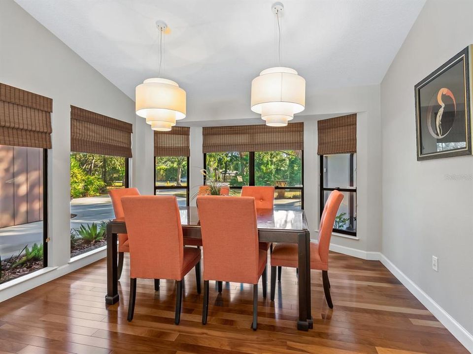 For Sale: $599,998 (3 beds, 2 baths, 2100 Square Feet)