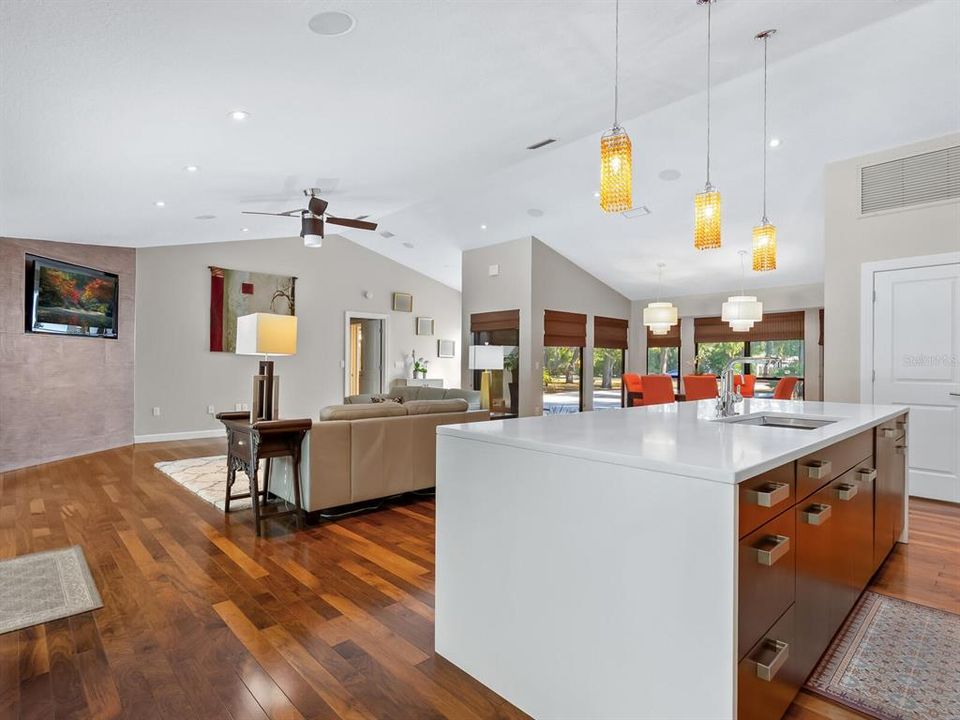 For Sale: $599,998 (3 beds, 2 baths, 2100 Square Feet)