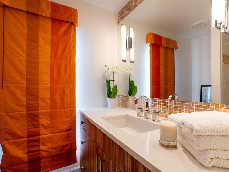 For Sale: $599,998 (3 beds, 2 baths, 2100 Square Feet)