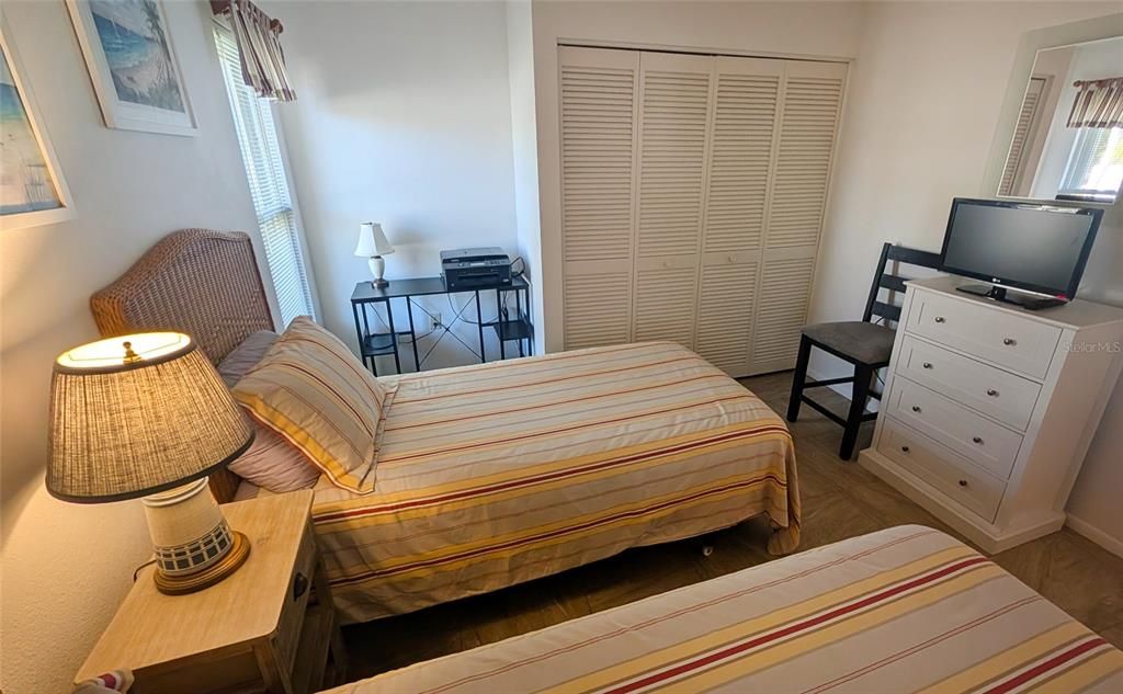 На продажу: $249,000 (2 спален, 2 ванн, 1384 Квадратных фут)