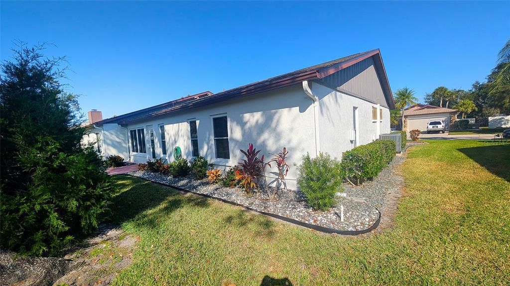 На продажу: $249,000 (2 спален, 2 ванн, 1384 Квадратных фут)