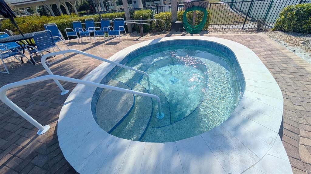 На продажу: $249,000 (2 спален, 2 ванн, 1384 Квадратных фут)