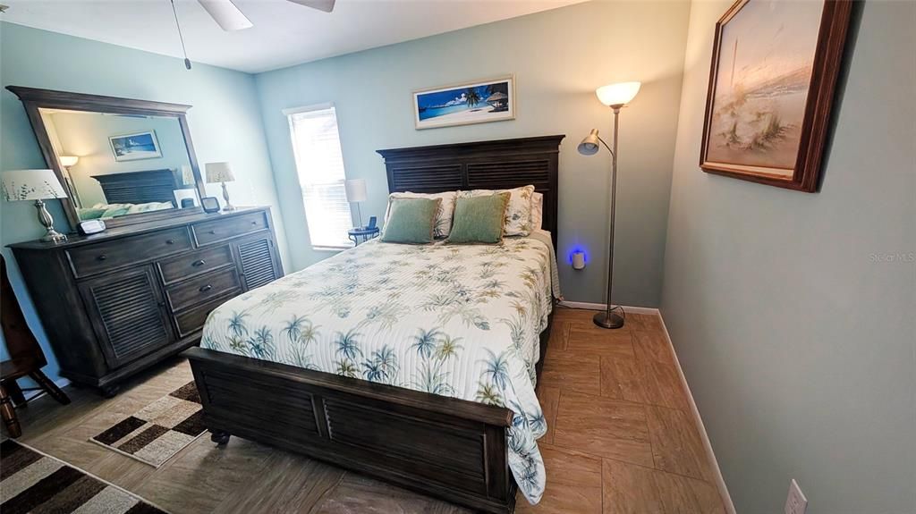 На продажу: $249,000 (2 спален, 2 ванн, 1384 Квадратных фут)