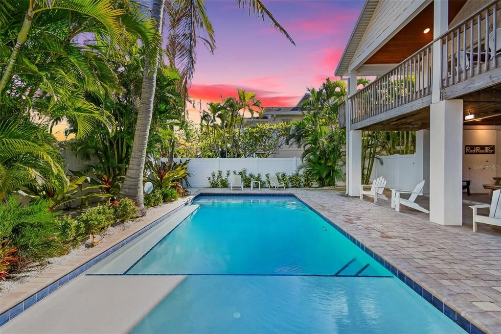 For Sale: $1,825,000 (3 beds, 2 baths, 1472 Square Feet)