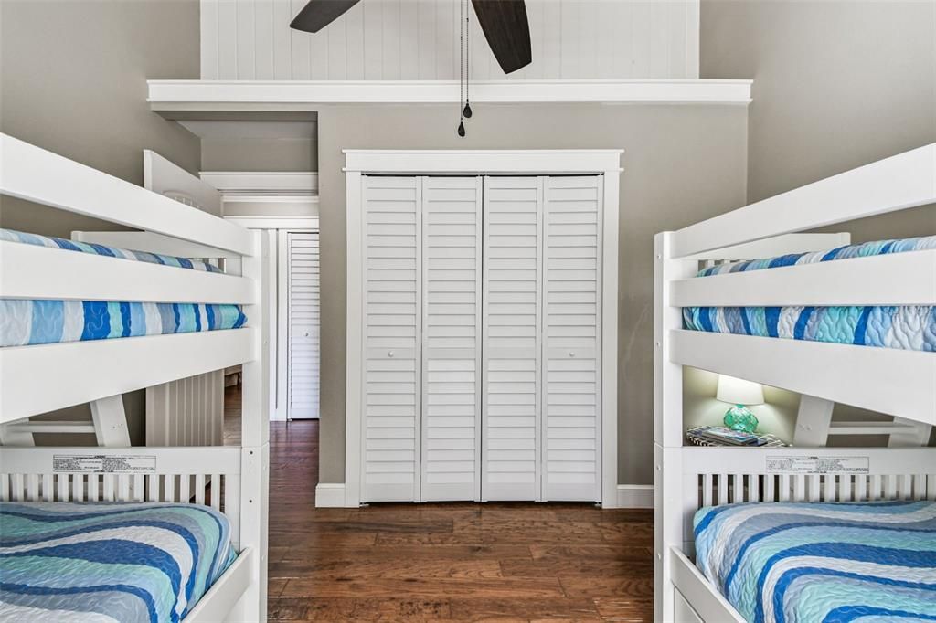 For Sale: $1,825,000 (3 beds, 2 baths, 1472 Square Feet)