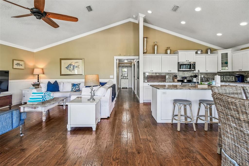 For Sale: $1,825,000 (3 beds, 2 baths, 1472 Square Feet)