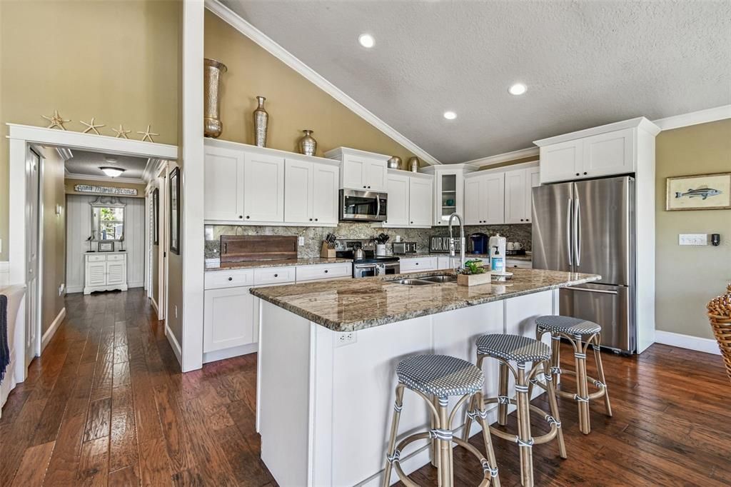 For Sale: $1,825,000 (3 beds, 2 baths, 1472 Square Feet)