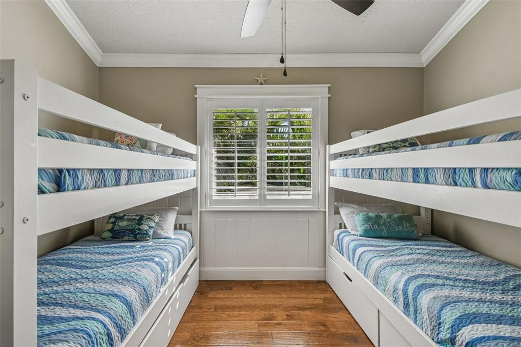 For Sale: $1,825,000 (3 beds, 2 baths, 1472 Square Feet)