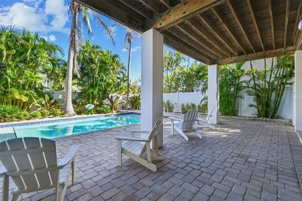 For Sale: $1,825,000 (3 beds, 2 baths, 1472 Square Feet)