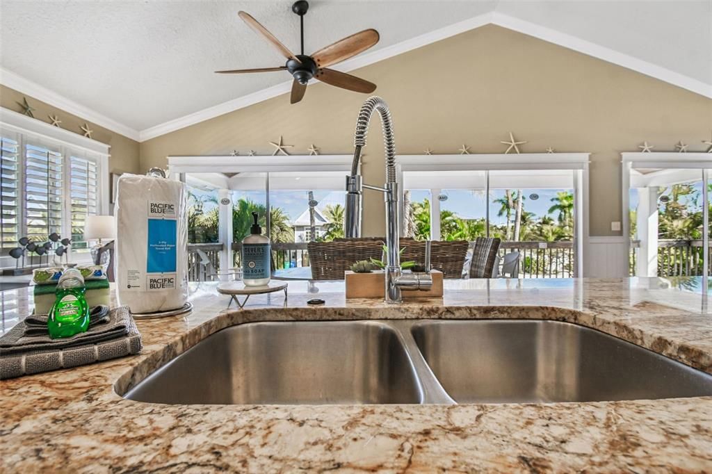 For Sale: $1,825,000 (3 beds, 2 baths, 1472 Square Feet)