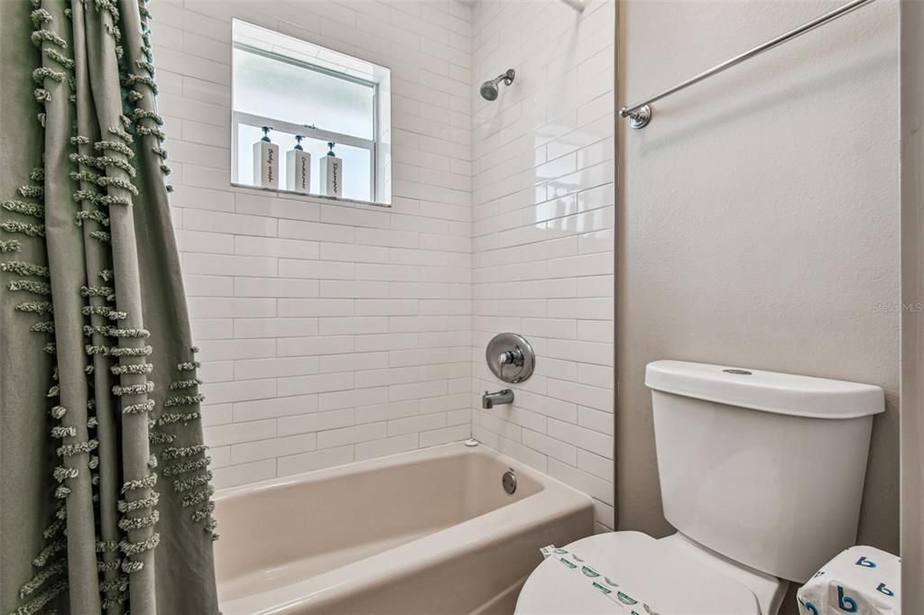 For Sale: $1,825,000 (3 beds, 2 baths, 1472 Square Feet)