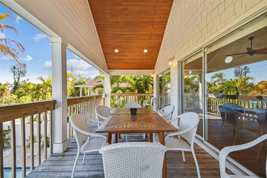 For Sale: $1,825,000 (3 beds, 2 baths, 1472 Square Feet)