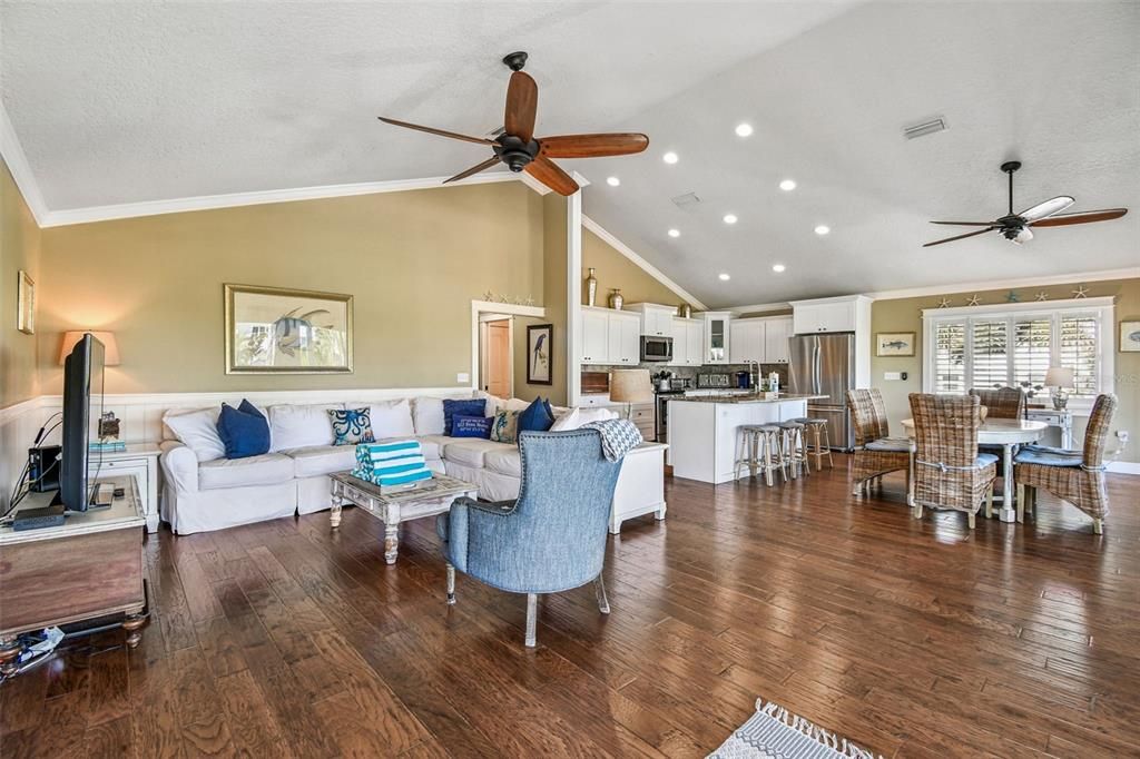 For Sale: $1,825,000 (3 beds, 2 baths, 1472 Square Feet)