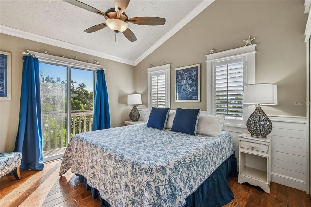 For Sale: $1,825,000 (3 beds, 2 baths, 1472 Square Feet)