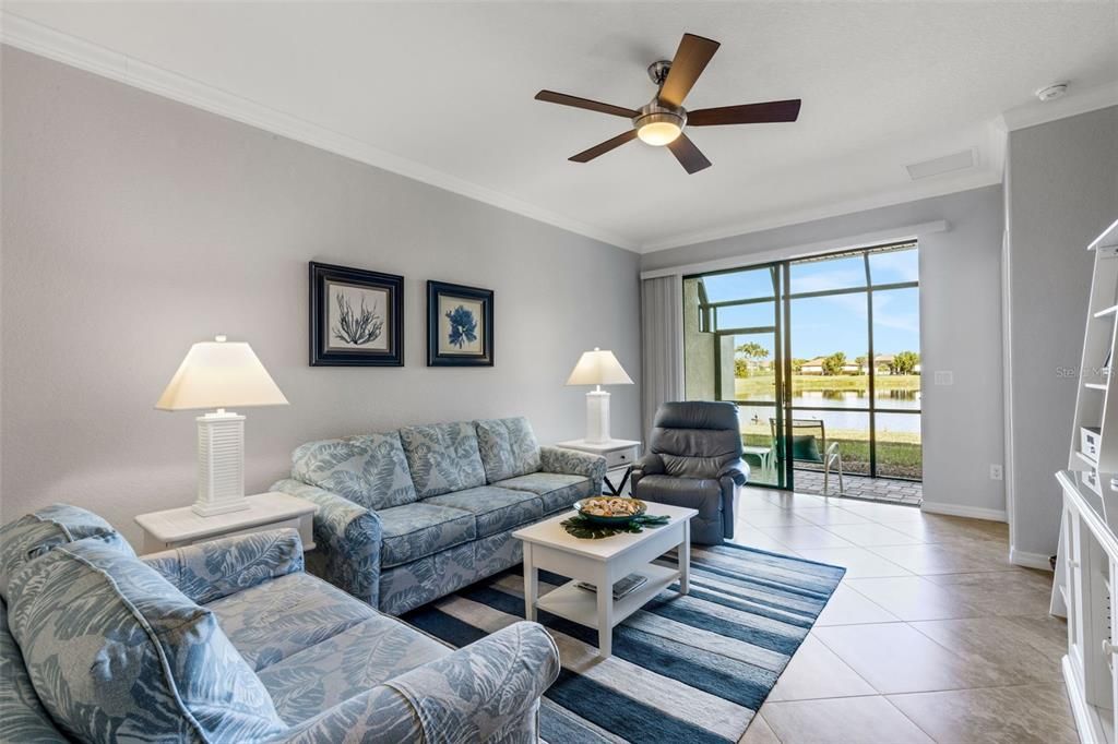 For Sale: $350,000 (3 beds, 2 baths, 1412 Square Feet)