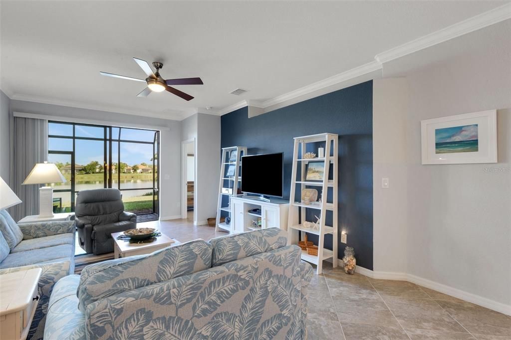 For Sale: $350,000 (3 beds, 2 baths, 1412 Square Feet)