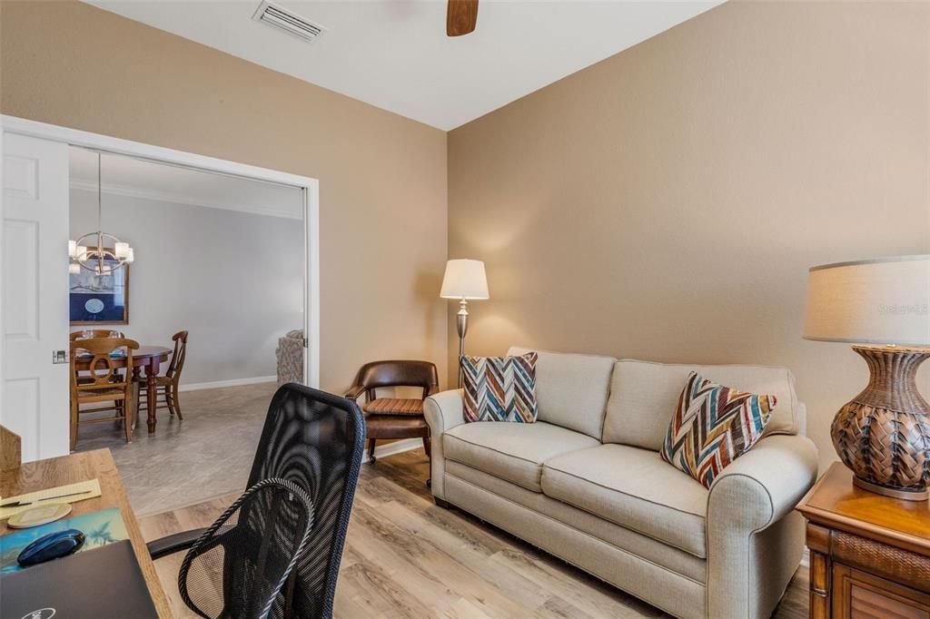 For Sale: $350,000 (3 beds, 2 baths, 1412 Square Feet)