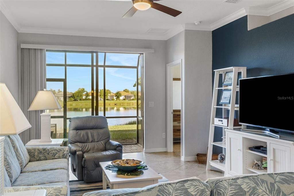 For Sale: $350,000 (3 beds, 2 baths, 1412 Square Feet)