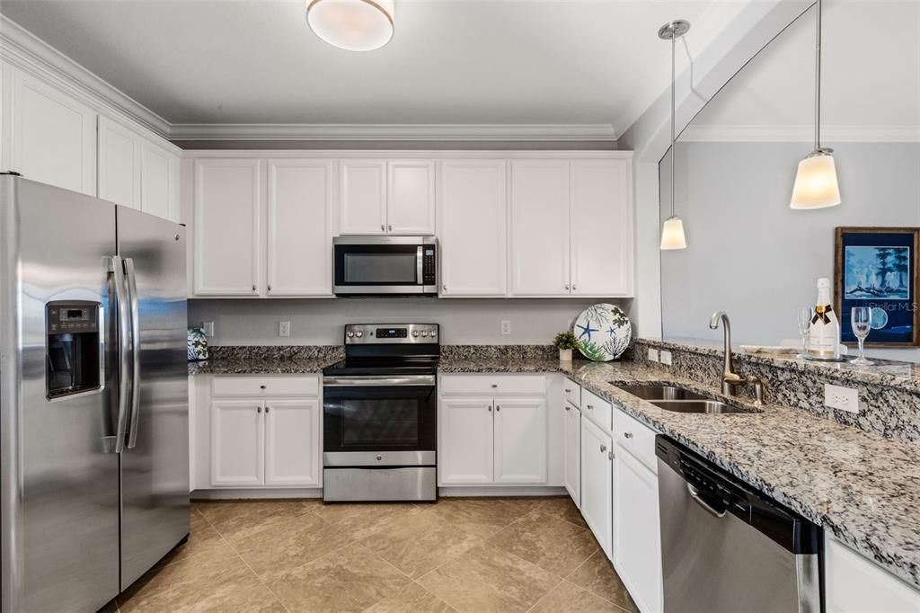 For Sale: $350,000 (3 beds, 2 baths, 1412 Square Feet)