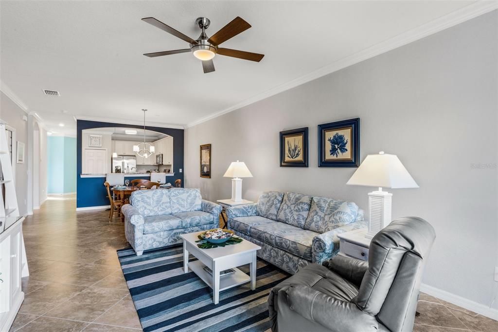 For Sale: $350,000 (3 beds, 2 baths, 1412 Square Feet)