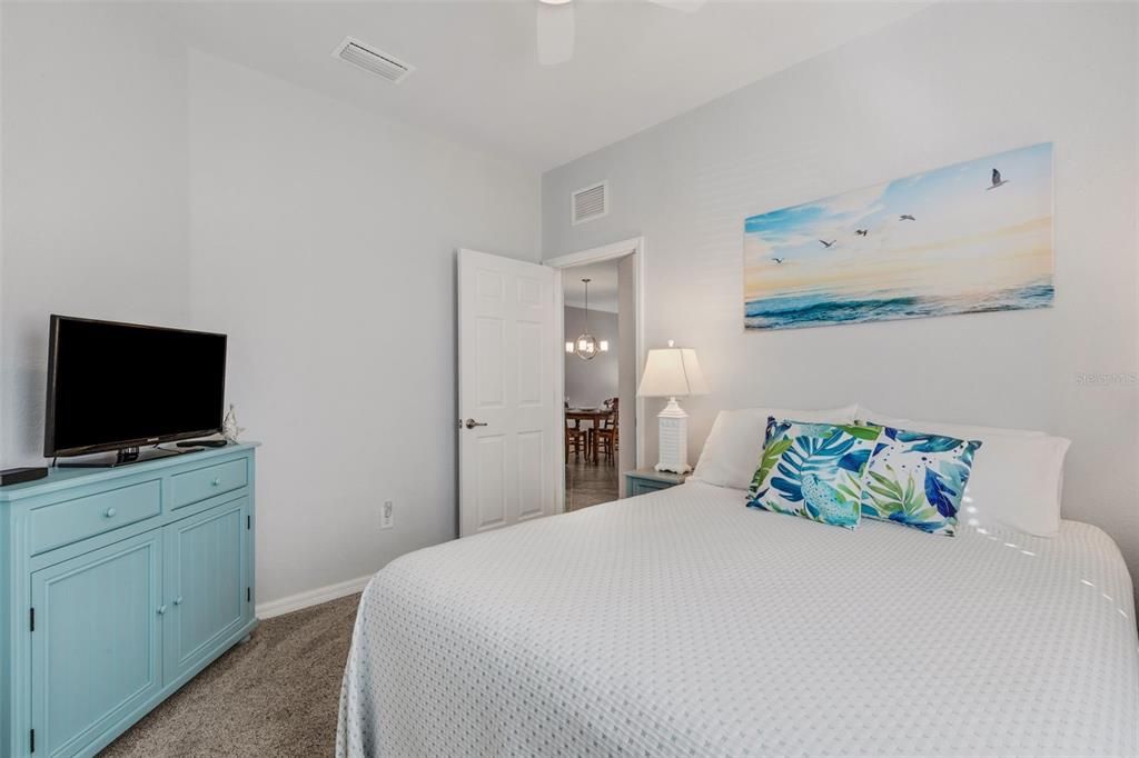 For Sale: $350,000 (3 beds, 2 baths, 1412 Square Feet)