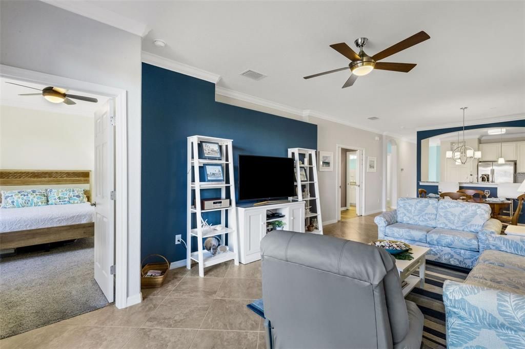 For Sale: $350,000 (3 beds, 2 baths, 1412 Square Feet)