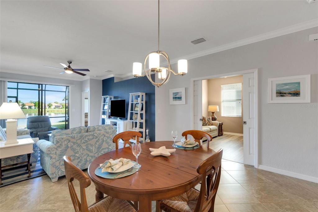 For Sale: $350,000 (3 beds, 2 baths, 1412 Square Feet)