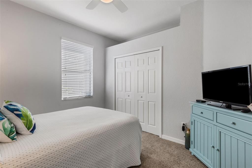 For Sale: $350,000 (3 beds, 2 baths, 1412 Square Feet)