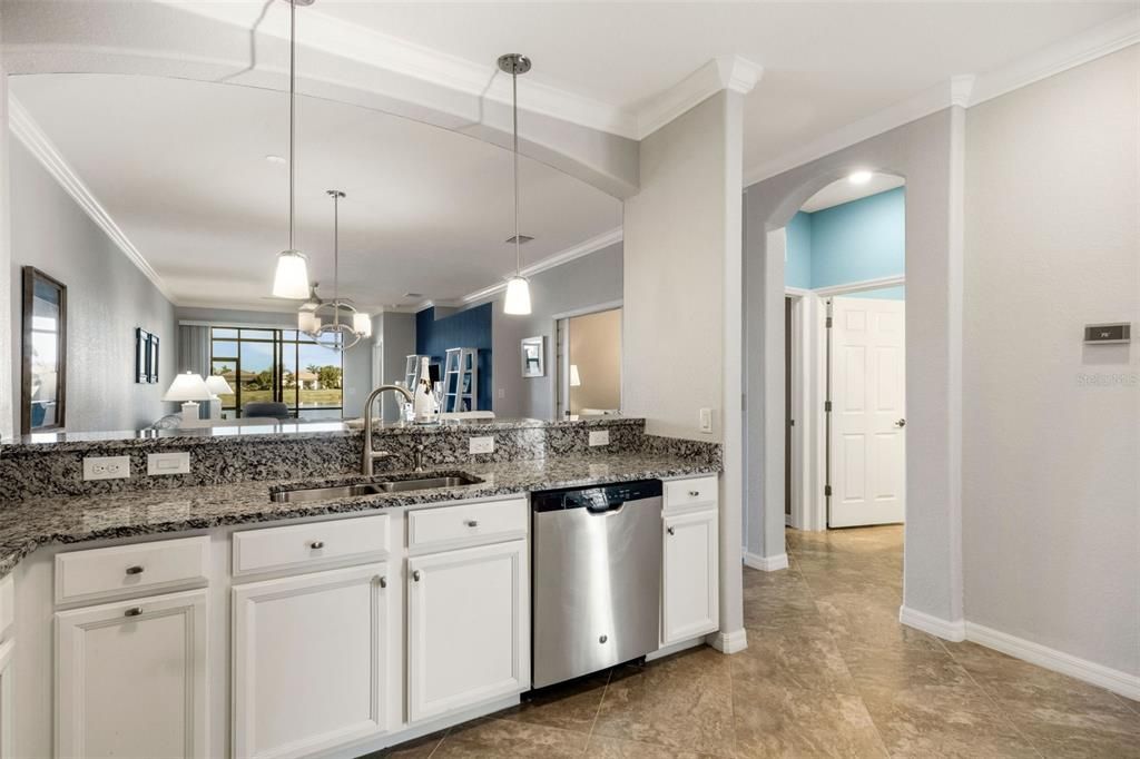 For Sale: $350,000 (3 beds, 2 baths, 1412 Square Feet)