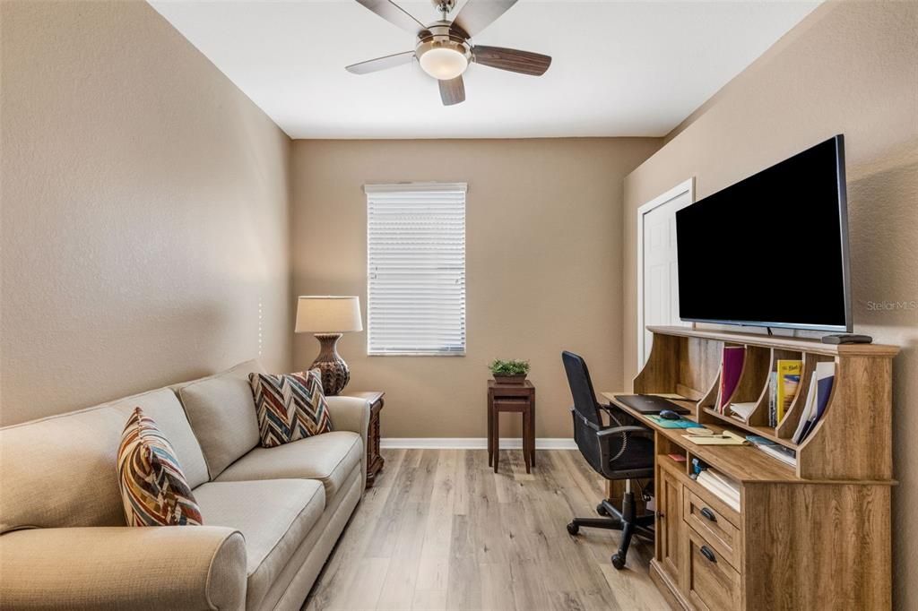 For Sale: $350,000 (3 beds, 2 baths, 1412 Square Feet)