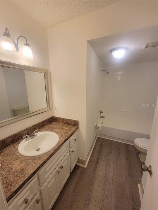 出租: $1,595 (3 贝兹, 2 浴室, 1239 平方英尺)